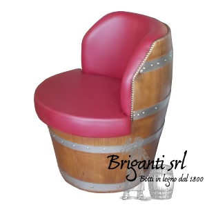 Poltrona imbottita da botte di legno